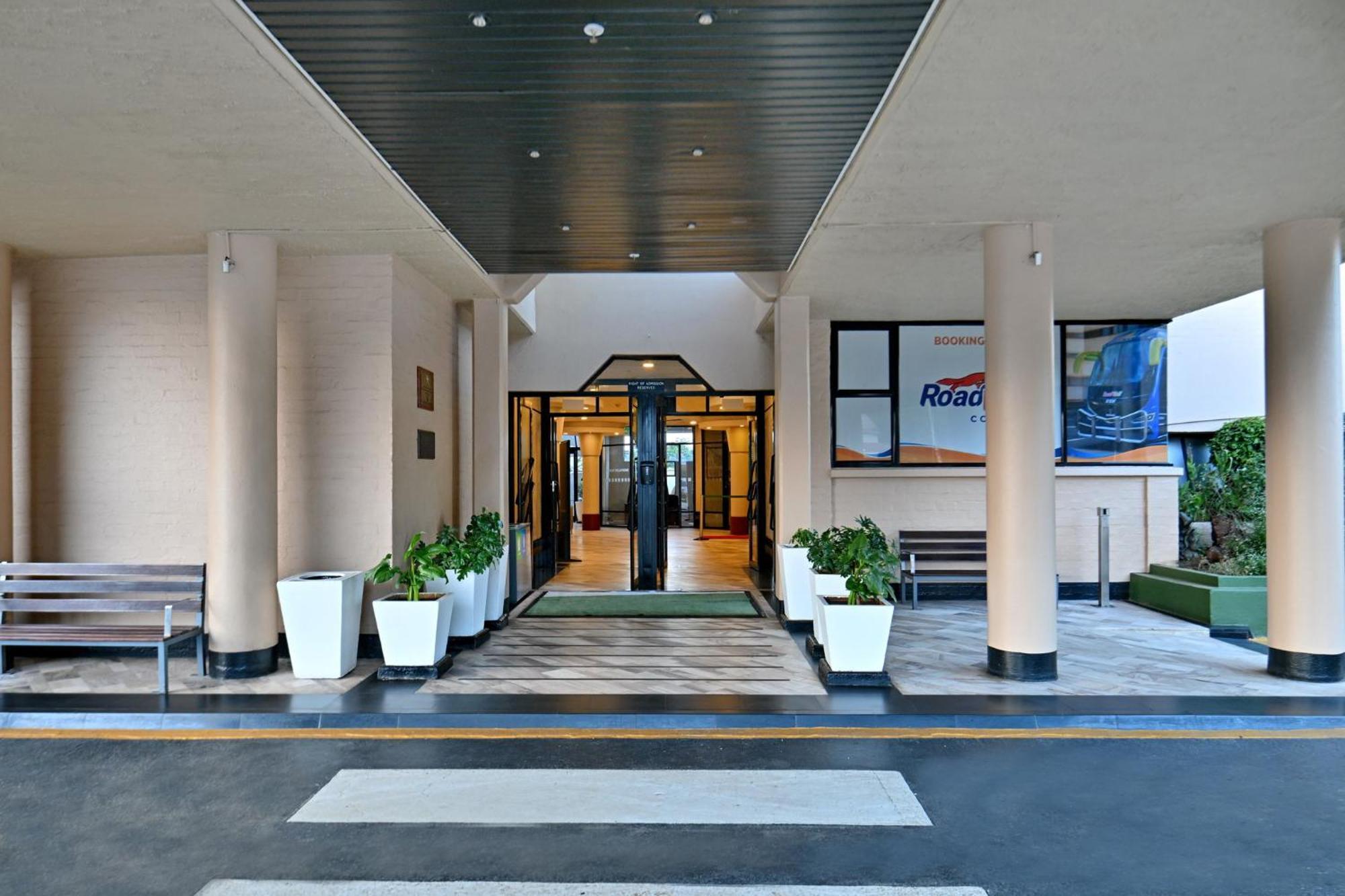 Holiday Inn - Harare By Ihg Exterior photo