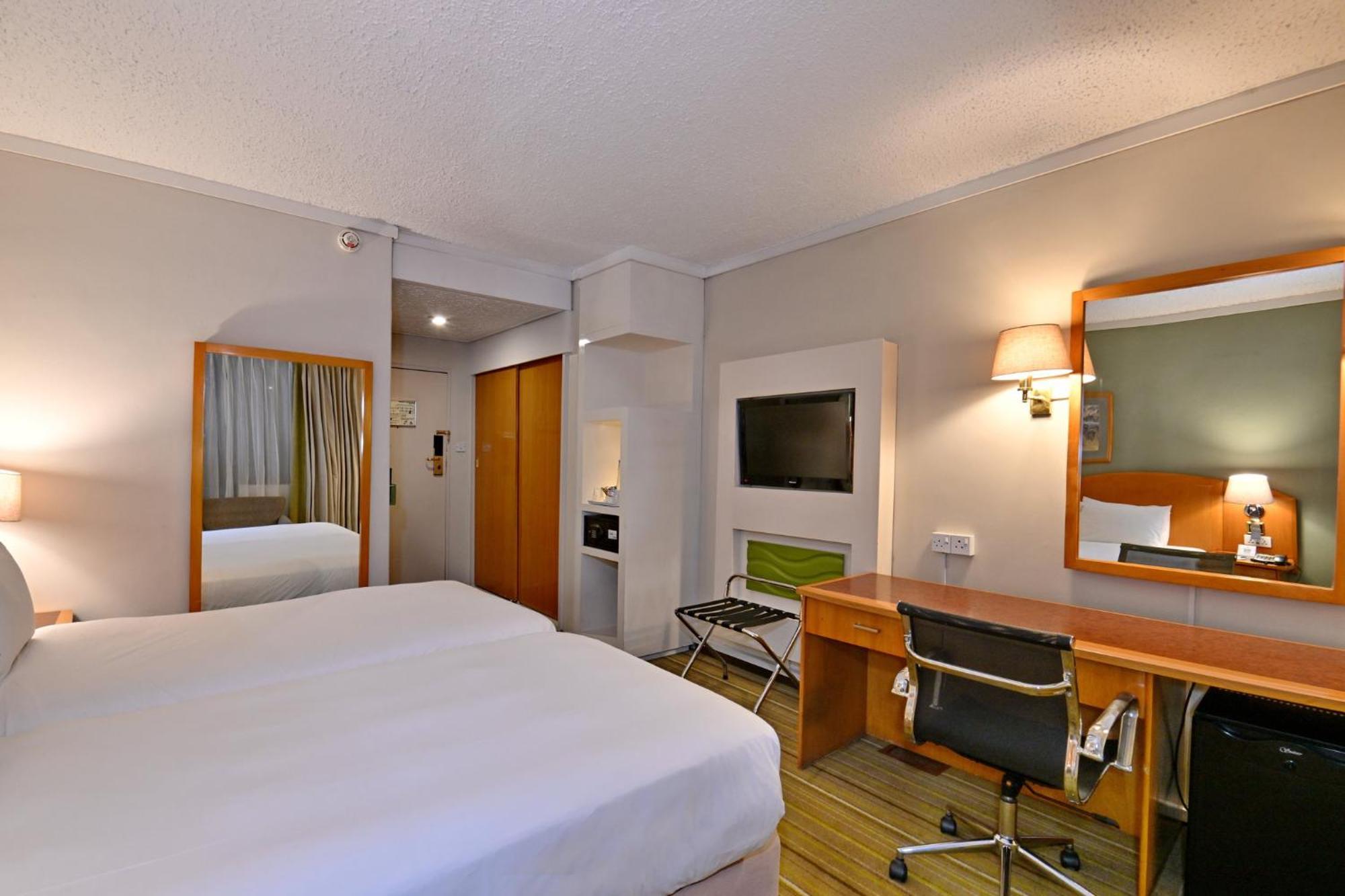 Holiday Inn - Harare By Ihg Exterior photo