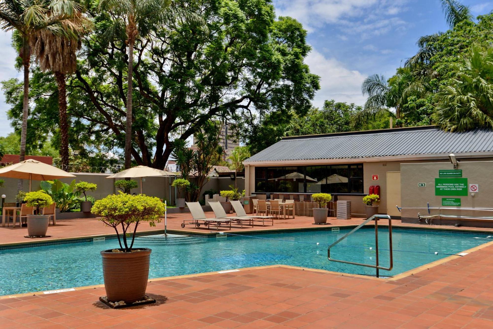 Holiday Inn - Harare By Ihg Exterior photo