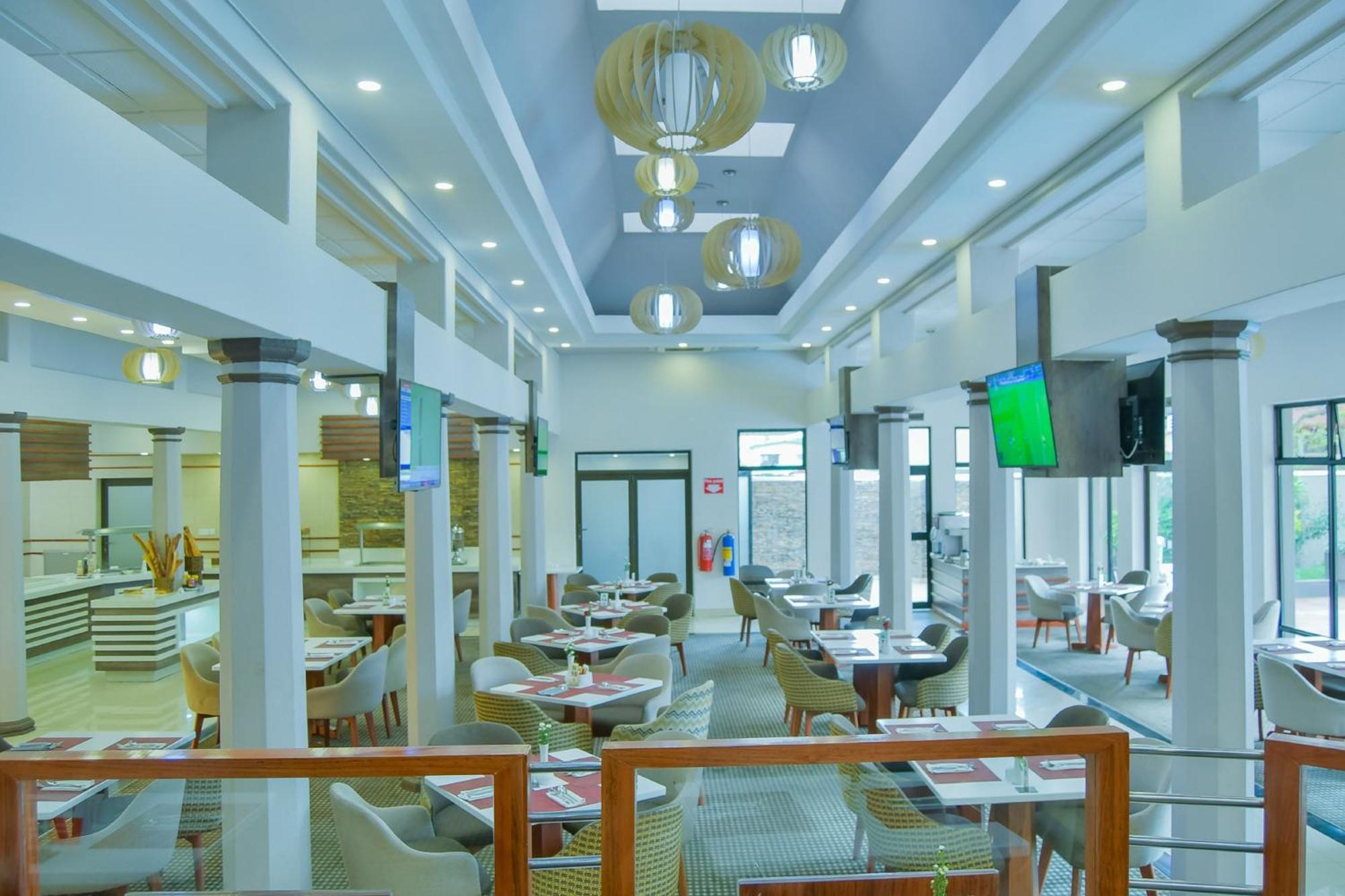 Holiday Inn - Harare By Ihg Exterior photo