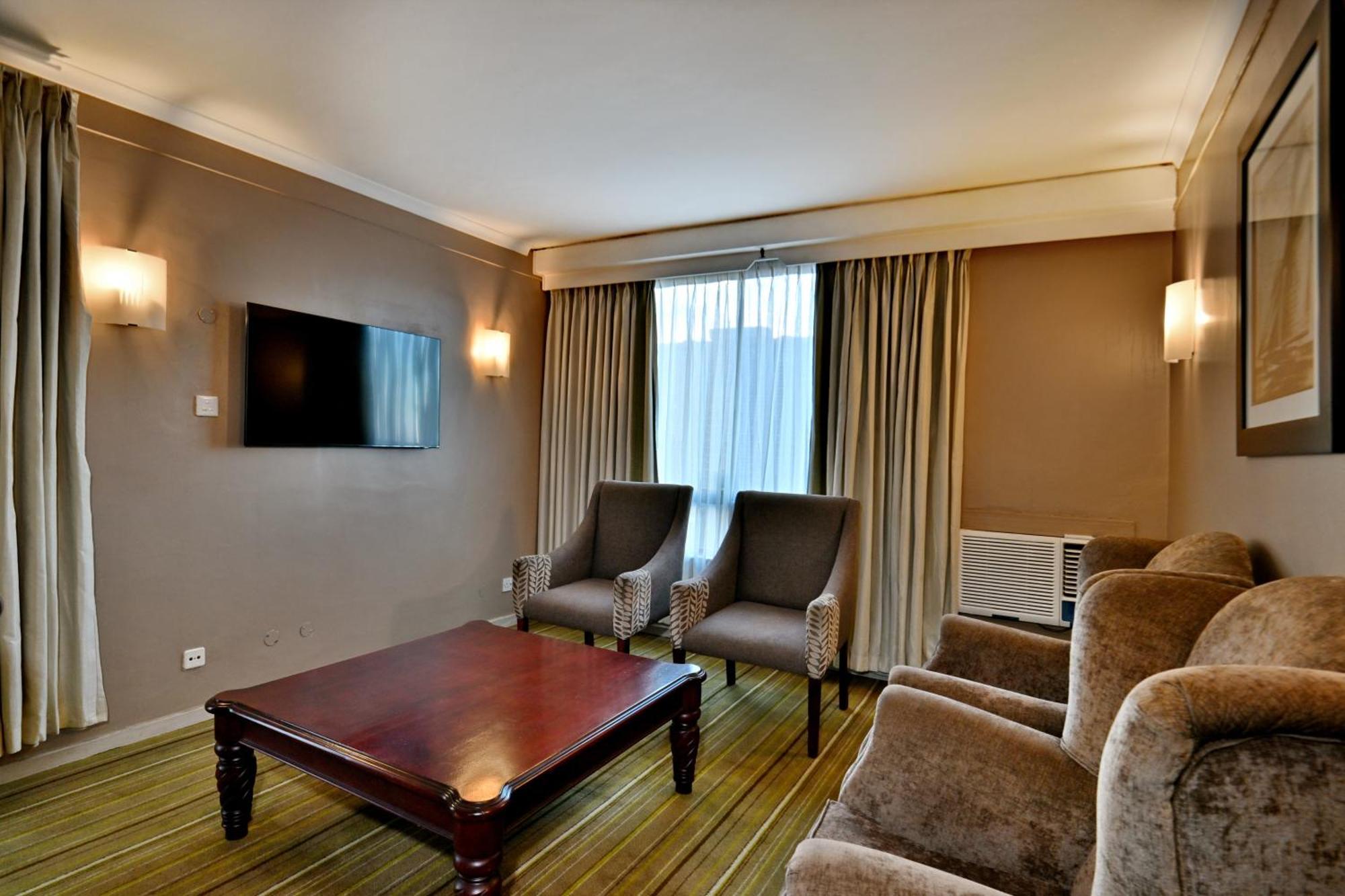 Holiday Inn - Harare By Ihg Exterior photo