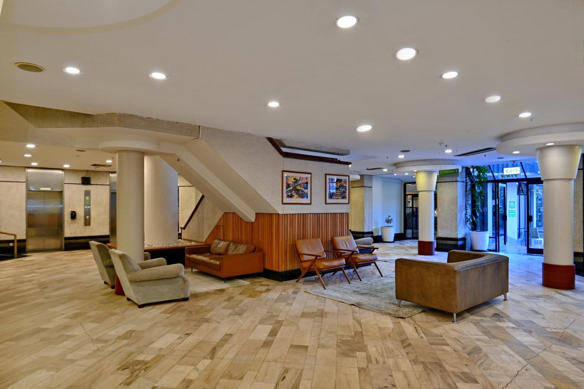 Holiday Inn - Harare By Ihg Exterior photo